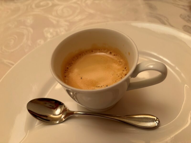 DINING 六区
