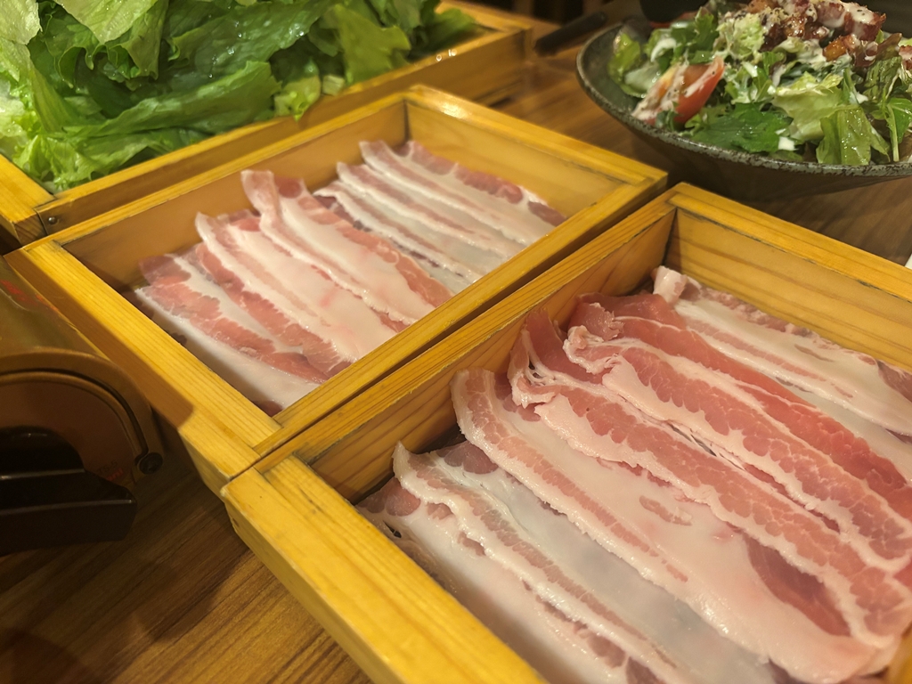 しゃぶしゃぶ・創作料理居酒屋 豚吟 栄店