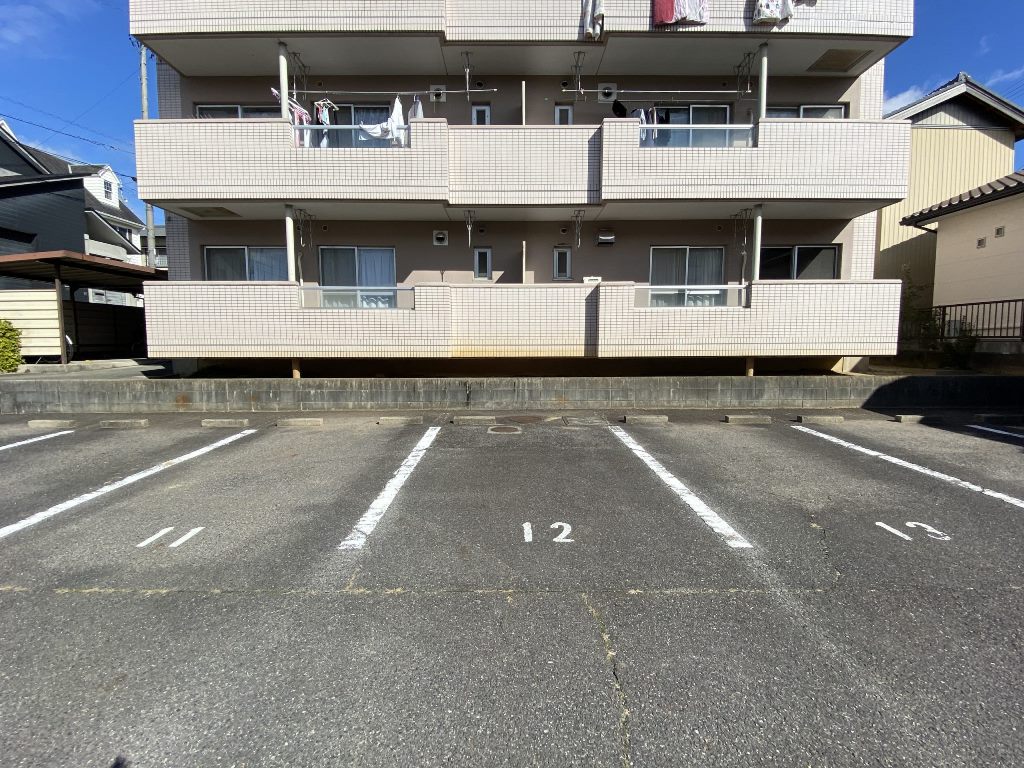 グランデールB棟1階 1台目駐車場