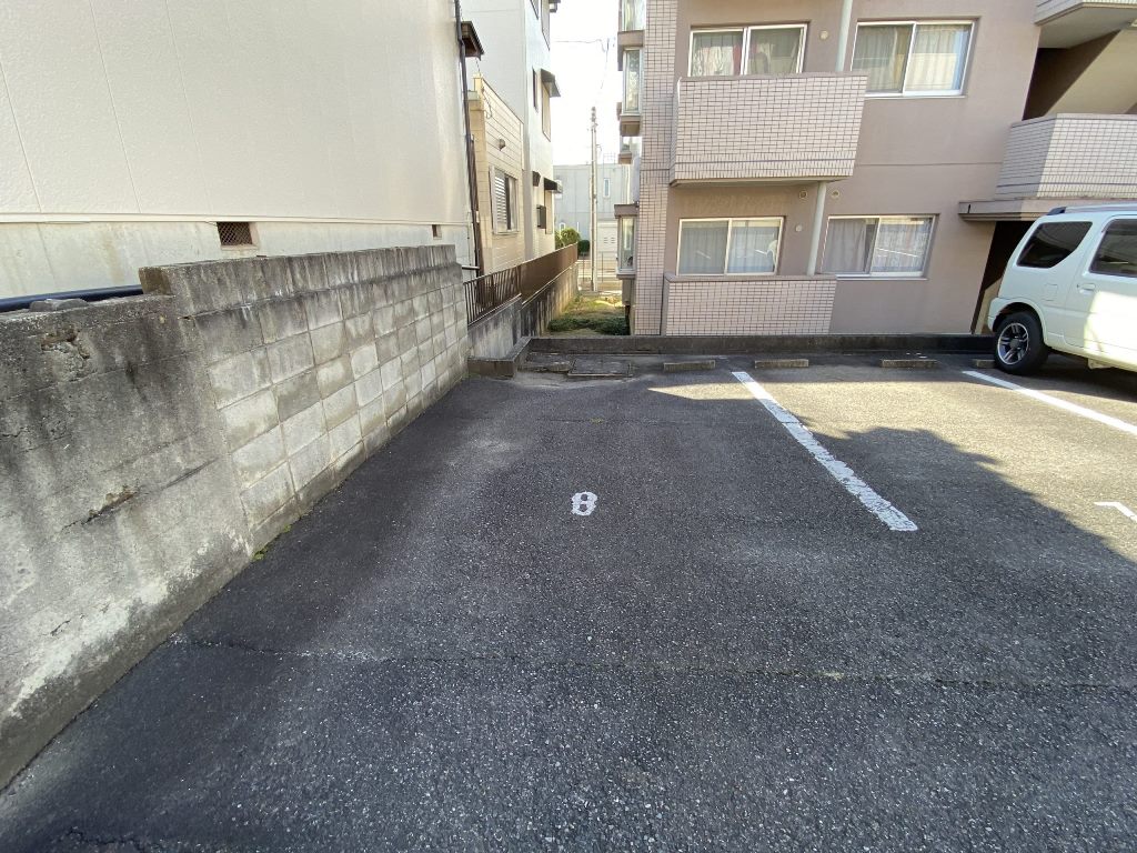 グランデールB棟1階 2台目駐車場